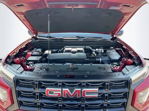 Used 2024 GMC Canyon Elevation w/ Elevation Premium Package AWD/4WD image 34