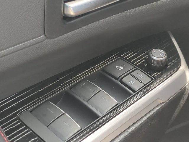 Certified 2026 Toyota Sienna XSE FWD image 23