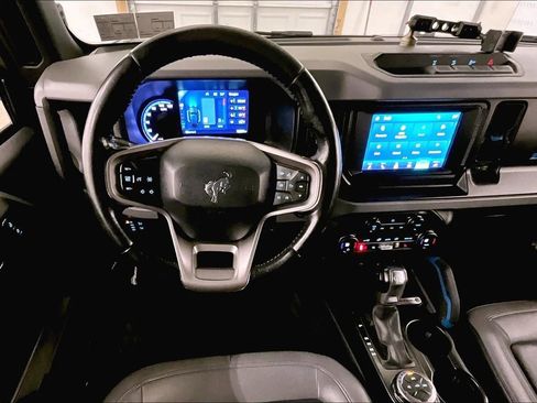 Used 2021 Ford Bronco Black Diamond image 5