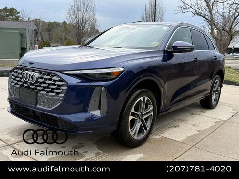 Used 2025 Audi Q5 Premium w/ Convenience Package AWD/4WD image 2