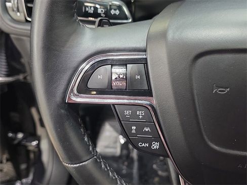 Used 2023 Lincoln Nautilus Reserve w/ Equipment Group 201A image 14