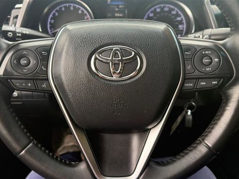 Used 2018 Toyota Camry SE image 30