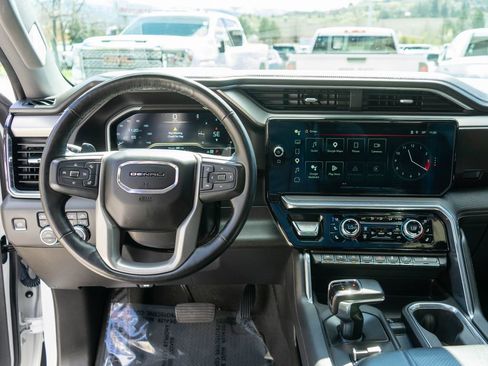 Used 2024 GMC Sierra 1500 Denali w/ Denali Reserve Package AWD/4WD image 16