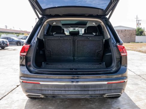 Used 2018 Volkswagen Tiguan SEL Premium image 12