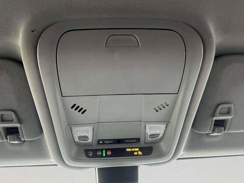 Used 2020 Chevrolet Equinox LT image 33