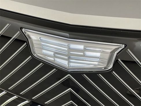 Certified 2025 Cadillac Lyriq Luxury image 32