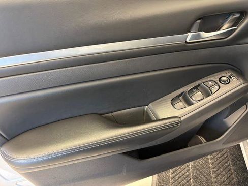 Certified 2022 Nissan Altima 2.5 SV image 13