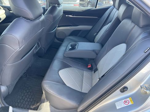 Used 2018 Toyota Camry XLE image 23