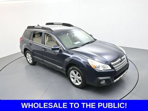Used 2013 Subaru Outback 3.6R Limited w/ Moonroof Pkg AWD/4WD image 35
