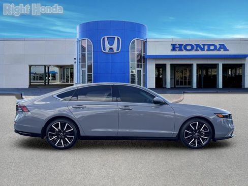 Used 2024 Honda Accord Touring image 8