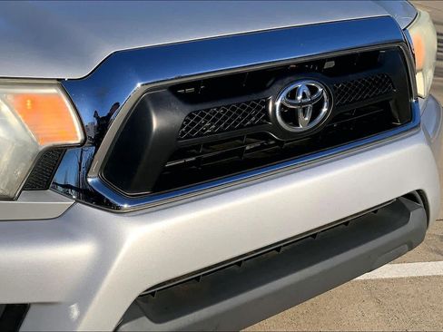 Used 2012 Toyota Tacoma PreRunner image 29