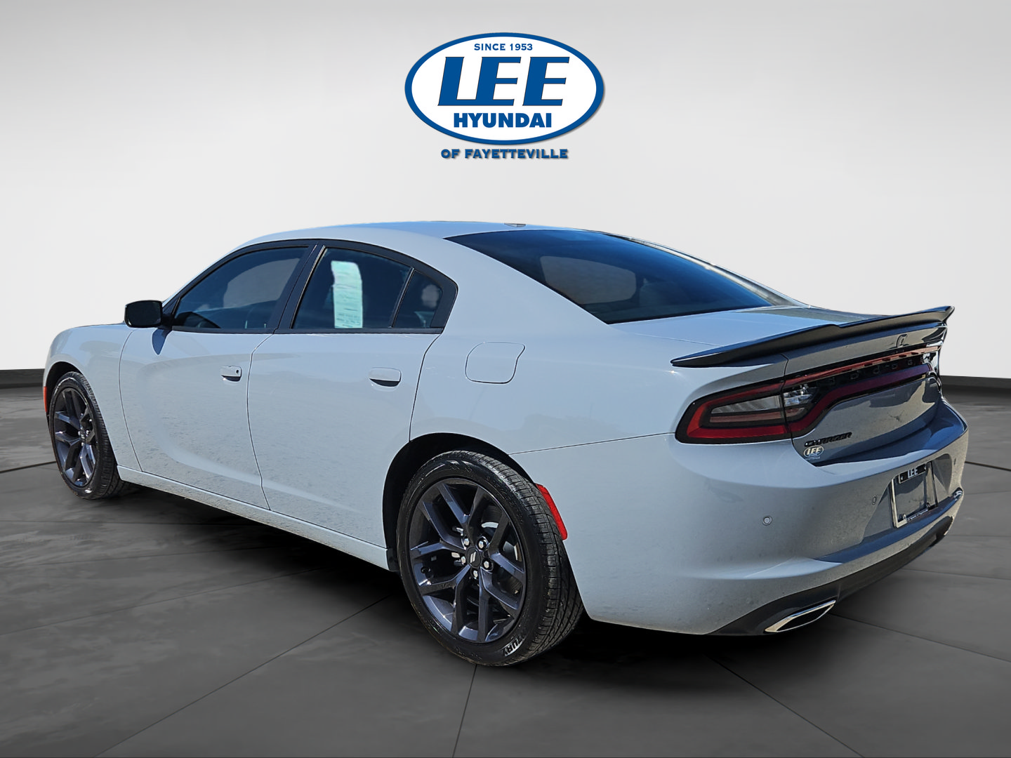 Used 2021 Dodge Charger SXT w/ Blacktop Package RWD image 5