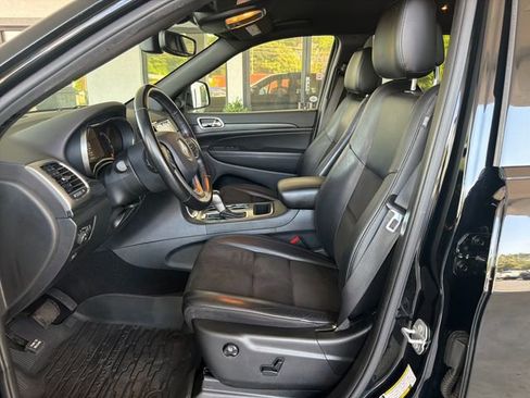 Used 2020 Jeep Grand Cherokee Altitude AWD/4WD image 10
