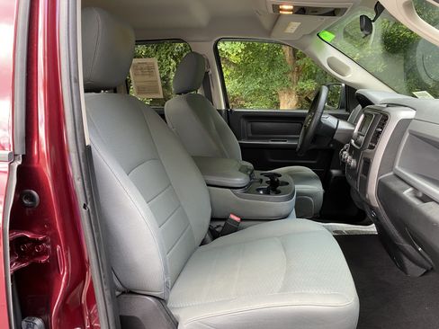 Used 2017 RAM 1500 Express RWD image 32