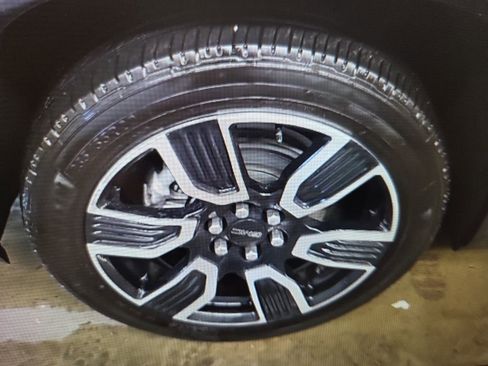 Used 2021 GMC Acadia Denali w/ Denali Ultimate Package image 19