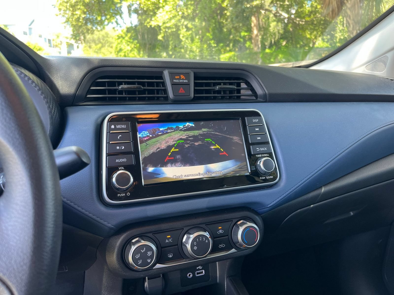 Used 2025 Nissan Versa SV FWD image 21