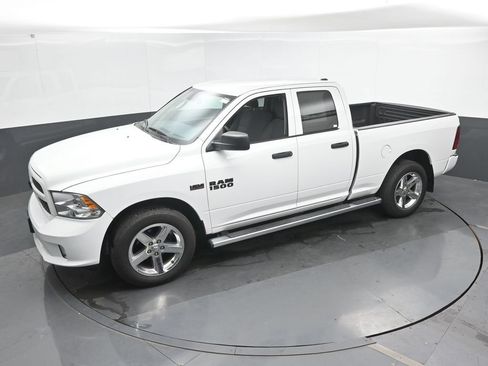 Used 2016 RAM 1500 Express AWD/4WD image 36