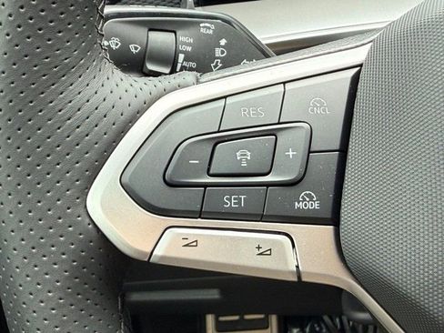 New 2026 Volkswagen Tiguan SE R-Line AWD/4WD image 10