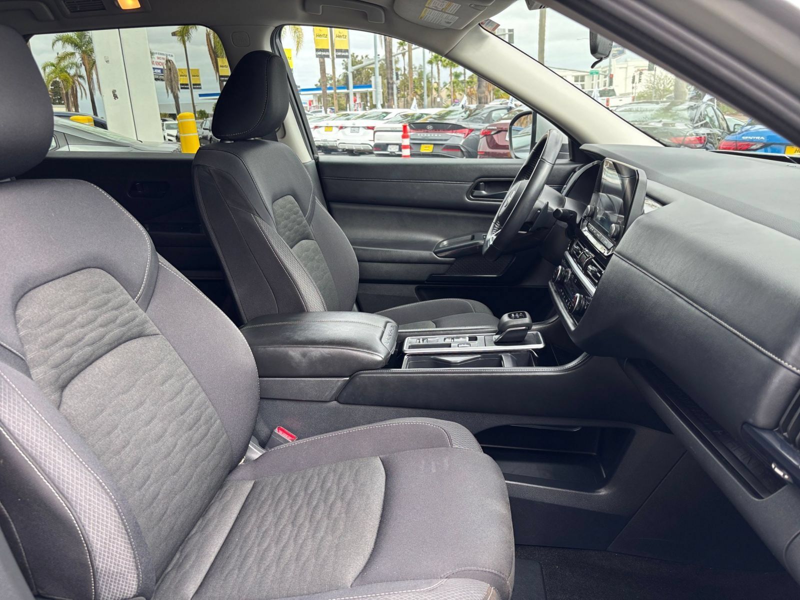 Used 2025 Nissan Pathfinder SV FWD image 38