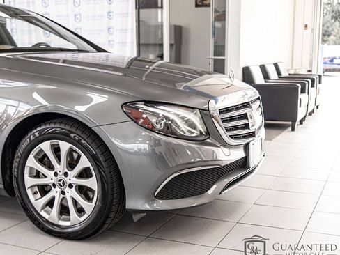 Used 2019 Mercedes-Benz E 300 4MATIC w/ Driver Assistance Package image 4