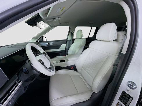 Used 2026 Hyundai Santa Fe SEL FWD image 13