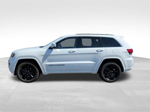 Used 2015 Jeep Grand Cherokee Altitude AWD/4WD image 9