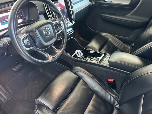 Used 2023 Volvo XC40 B5 Plus w/ Protection Package Premier AWD/4WD image 9