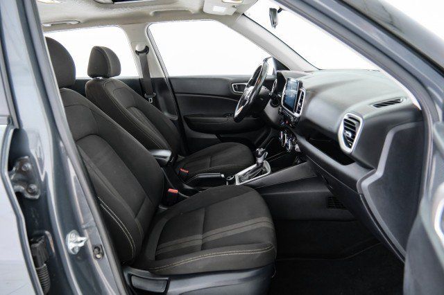 Used 2024 Hyundai Venue SEL FWD image 30