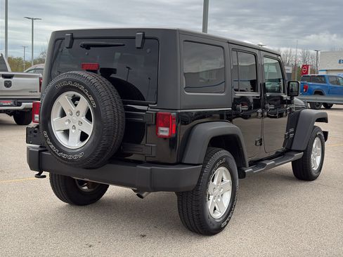 Used 2015 Jeep Wrangler Unlimited Sport w/ Quick Order Package 24S AWD/4WD image 5