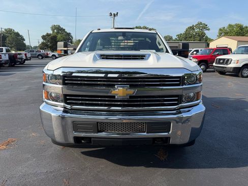 Used 2018 Chevrolet Silverado 3500 W/T w/ WT Convenience Package AWD/4WD image 7