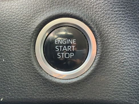 Used 2022 Toyota Tundra SR5 w/ SR5 Convenience Package image 12