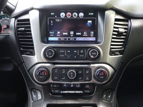 Used 2019 Chevrolet Suburban LT RWD image 36