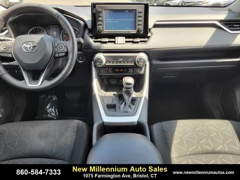 Used 2022 Toyota RAV4 XLE w/ Convenience Package image 14