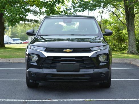 Used 2021 Chevrolet TrailBlazer LS FWD image 2