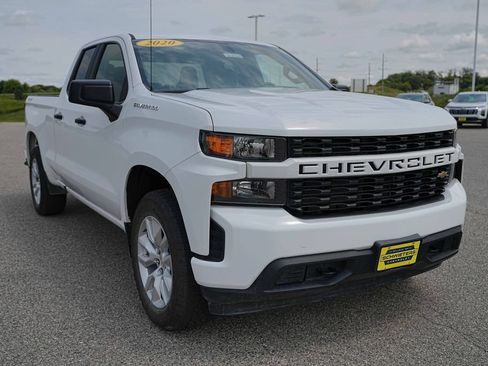 Used 2020 Chevrolet Silverado 1500 Custom w/ Trailering Package AWD/4WD image 4