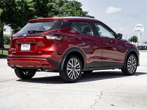 New 2024 Nissan Kicks SV w/ Exterior Package image 4