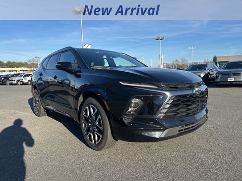 Certified 2025 Chevrolet Blazer RS image 3