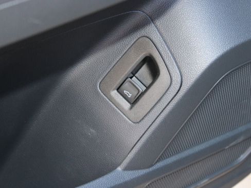 Used 2021 Volkswagen Atlas SE image 23