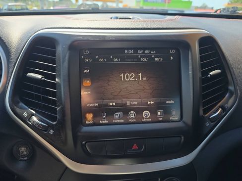 Used 2014 Jeep Cherokee Trailhawk w/ Comfort/Convenience Group AWD/4WD image 31