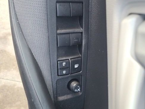 Used 2022 Toyota Corolla LE image 18