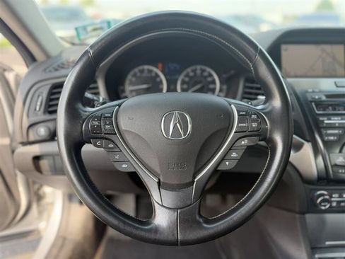 Used 2014 Acura ILX w/ Technology Package FWD image 11
