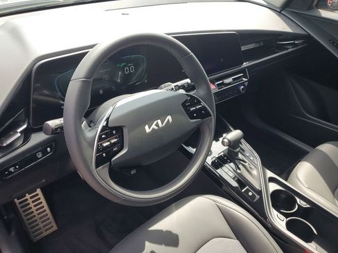 New 2025 Kia Niro EX Touring FWD image 23