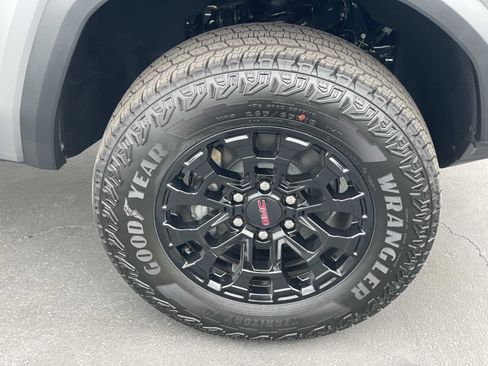 New 2026 GMC Canyon Elevation image 30