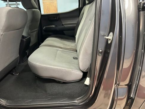 Used 2018 Toyota Tacoma SR5 image 12