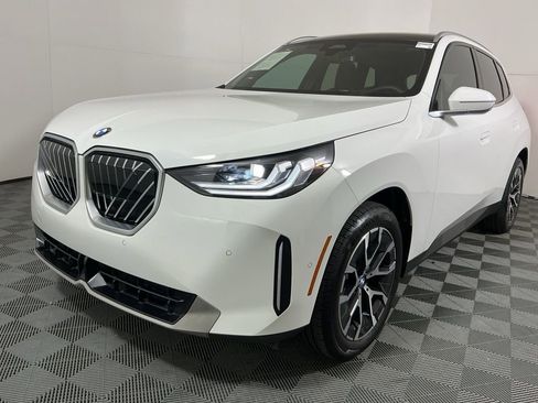 Certified 2025 BMW X3 xDrive30i w/ M Sport Package image 2