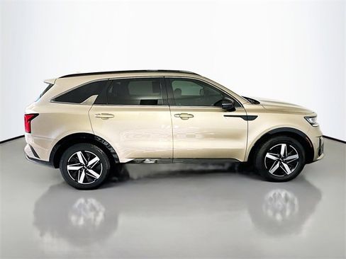 Used 2021 Kia Sorento S w/ Panoramic Sunroof Package image 8