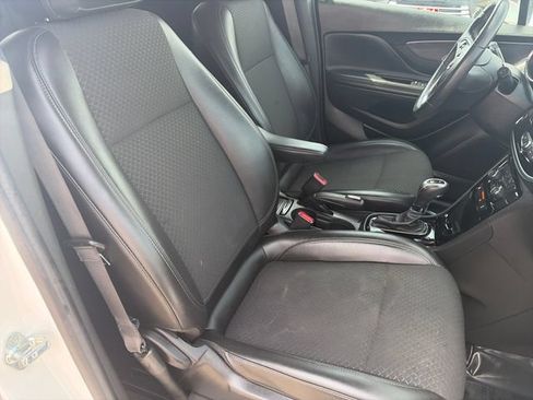 Used 2022 Buick Encore Preferred w/ Safety Package AWD/4WD image 37