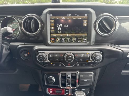 Used 2022 Jeep Wrangler Unlimited Rubicon AWD/4WD image 18