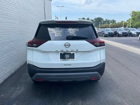 Used 2023 Nissan Rogue S FWD image 3