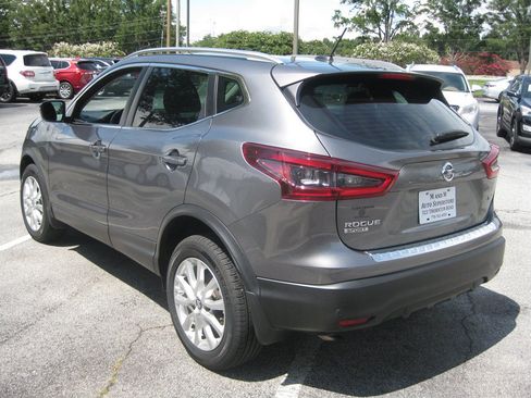 Used 2021 Nissan Rogue Sport SV FWD image 5
